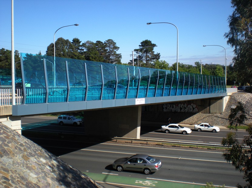 KentStSideAngleWholeBridge